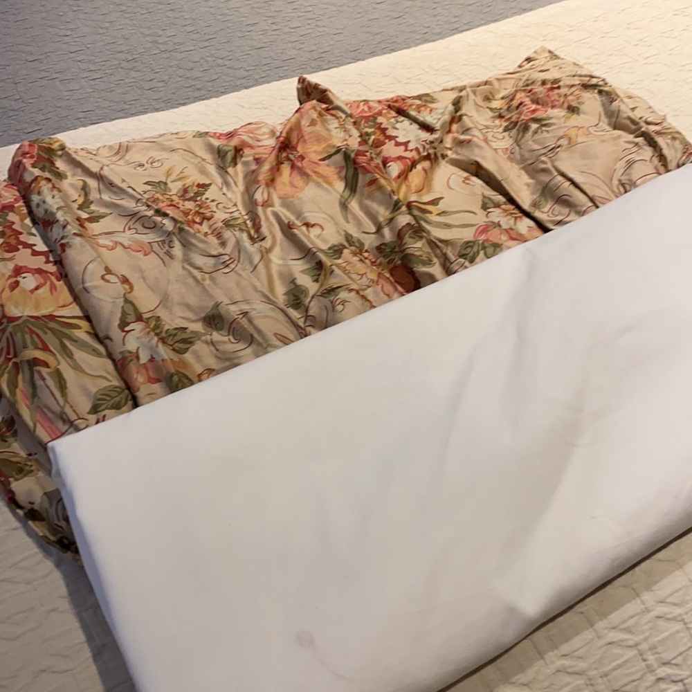 Vintage Ralph Lauren queen bed skirt